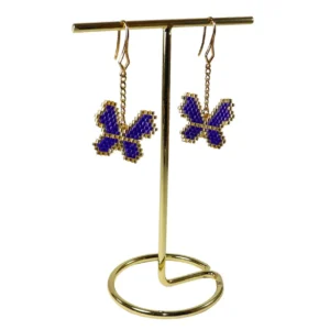 Aretes con dije de mariposa bordada con Delica Miyuki