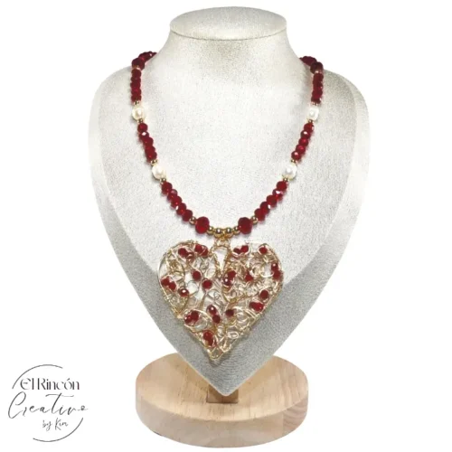Collar con dije de corazón de alambre