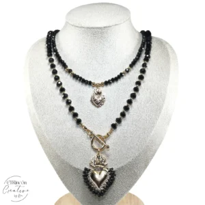 Collar con dije corazón ojo