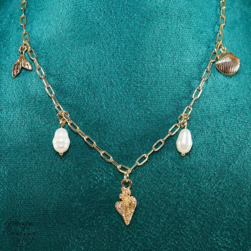 Collar de cadena con dijes de mar
