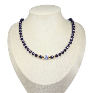 Collar con cristales azules